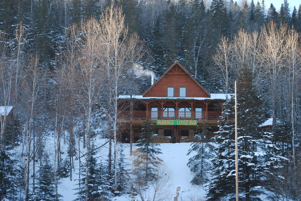 Auberge De La Riviere Matapedia - Matapedia River Lodge Routhierville Экстерьер фото