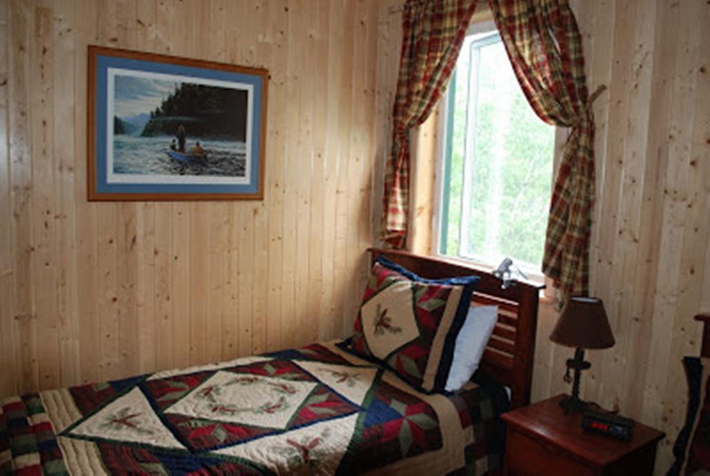 Auberge De La Riviere Matapedia - Matapedia River Lodge Routhierville Номер фото