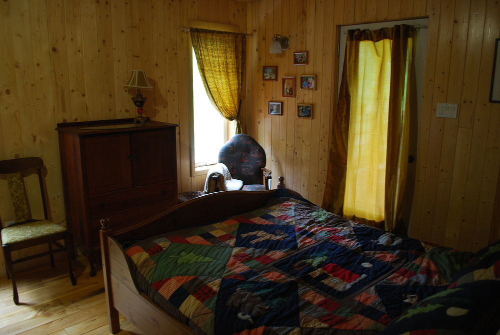 Auberge De La Riviere Matapedia - Matapedia River Lodge Routhierville Экстерьер фото