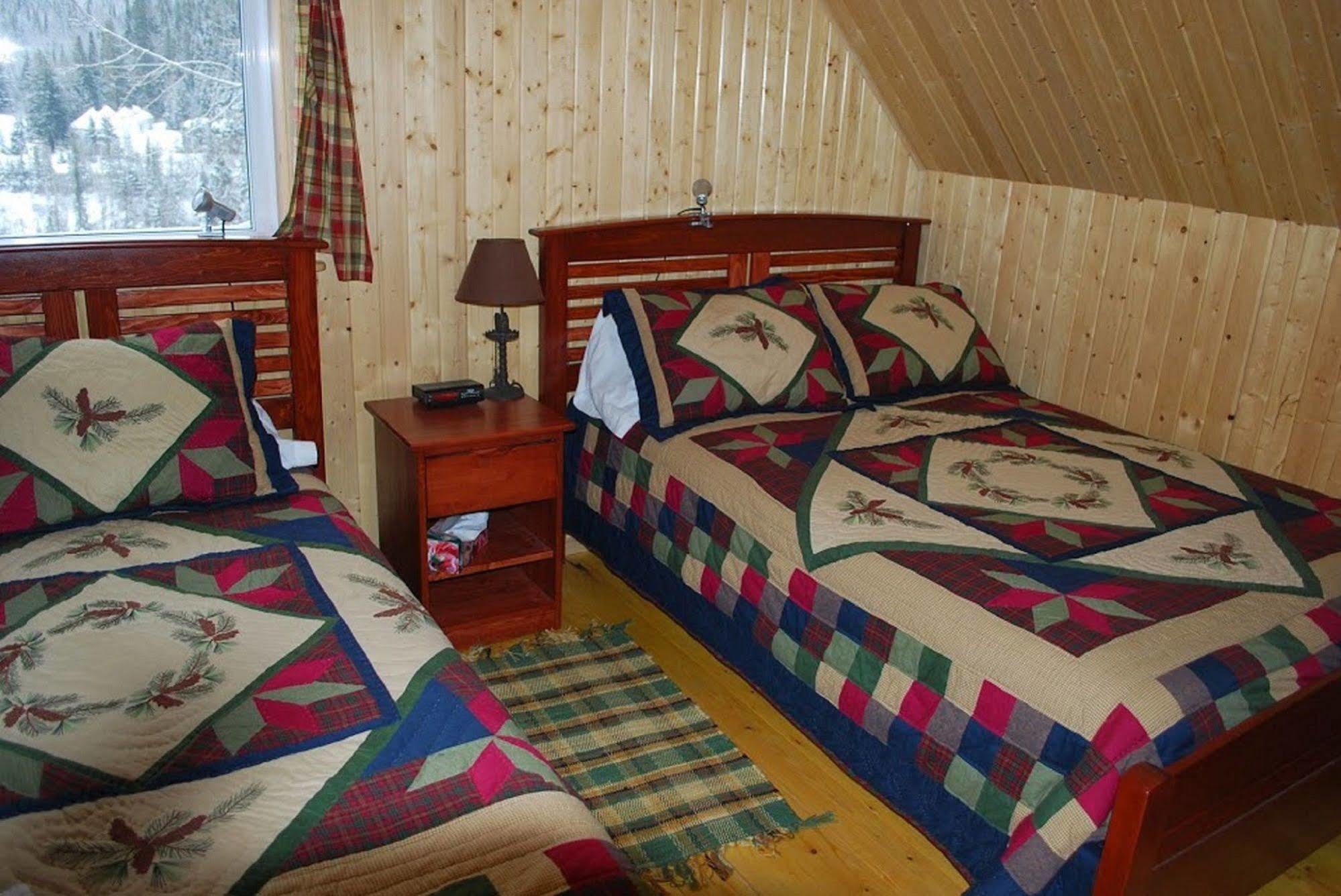 Auberge De La Riviere Matapedia - Matapedia River Lodge Routhierville Экстерьер фото