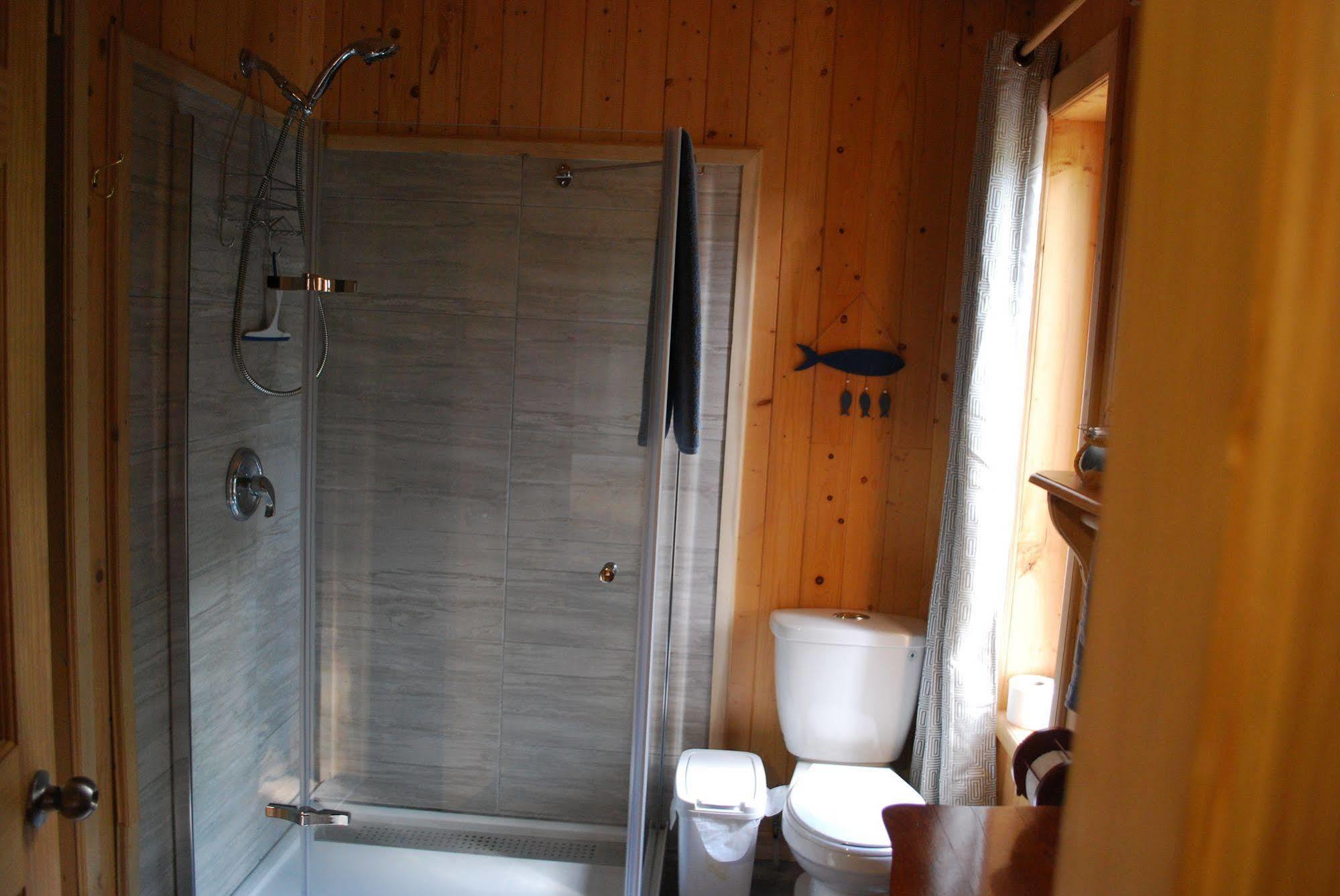 Auberge De La Riviere Matapedia - Matapedia River Lodge Routhierville Экстерьер фото