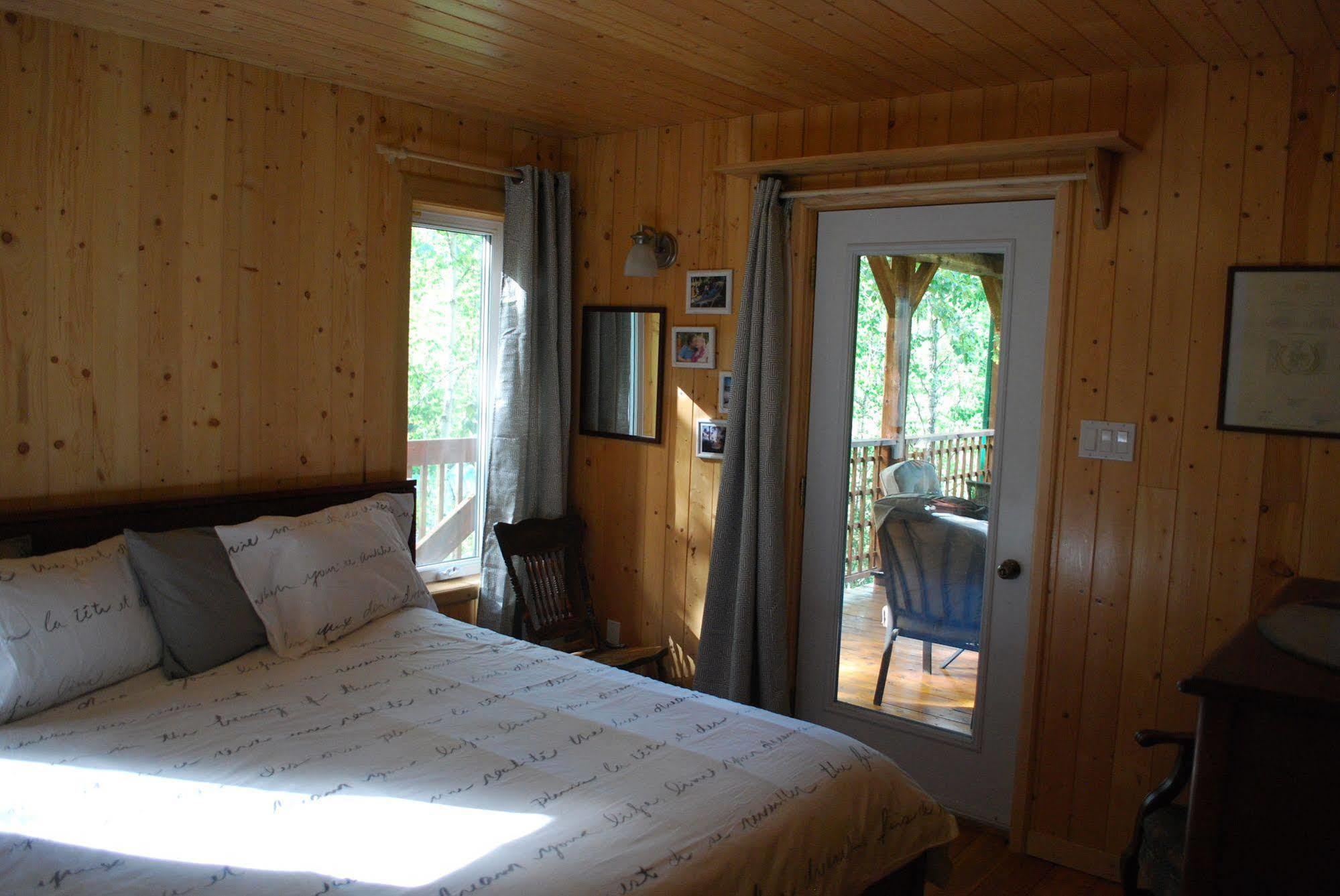 Auberge De La Riviere Matapedia - Matapedia River Lodge Routhierville Экстерьер фото